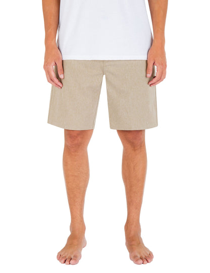 Phantom Walkshorts 20" in KHAKI
