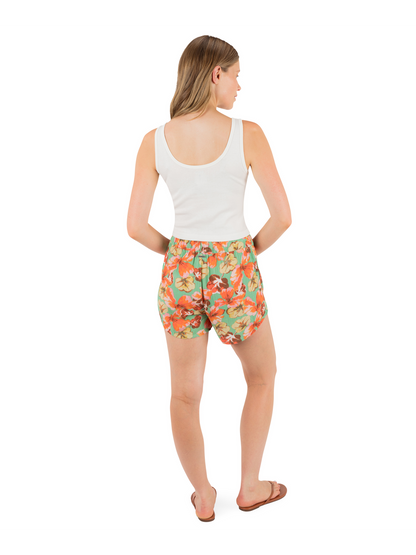 Greetings Scoop Crop Tank in Tofu