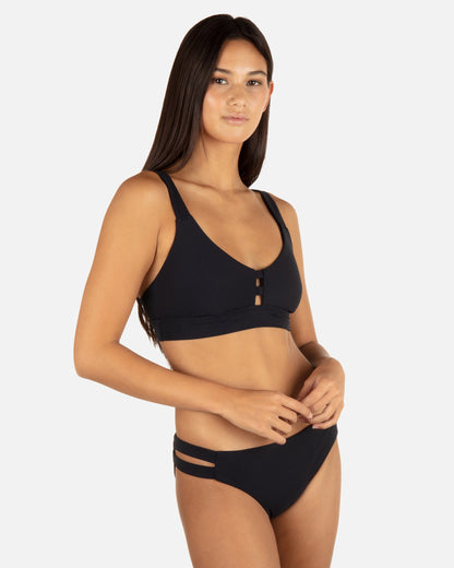 Max Solid Tab Scoop Top in Black