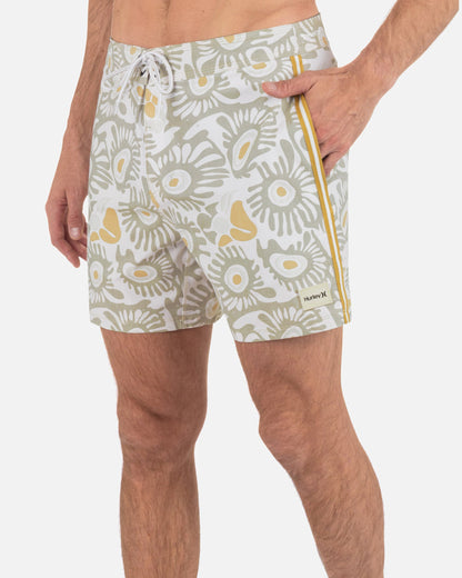 Phantom Naturals Sessions Boardshort 16" in Barely Bone 2