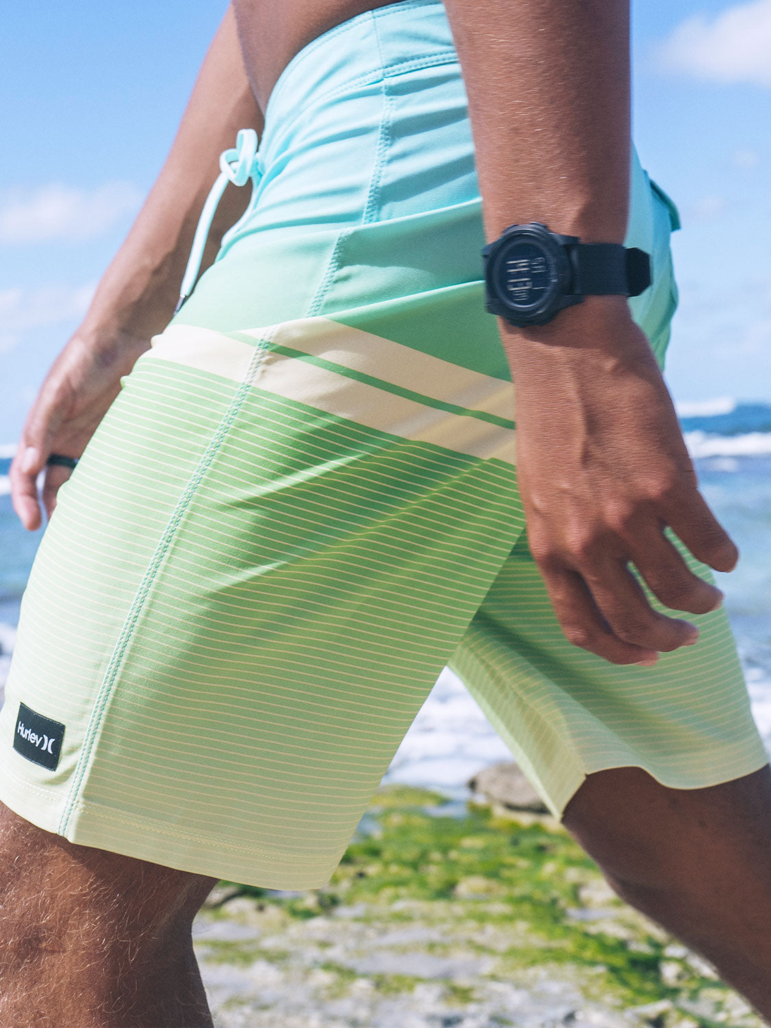 Weekender Boardshort 20" in Pineapple