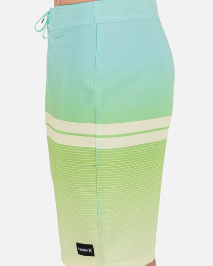 Weekender Boardshort 20" in Pineapple