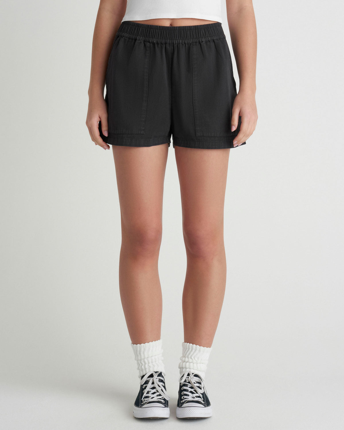 Wavy Days Short in Off Black